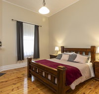 Strothers Farm House - Accommodation Redcliffe
