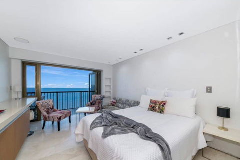 Studio 1201 - Accommodation Redcliffe 1