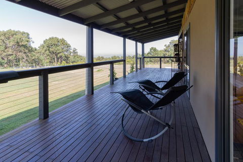 Studio 165 Hidden Gem On 50 Acres With Bay Views - Accommodation Redcliffe 0