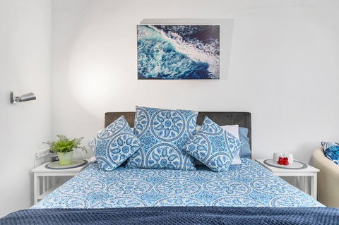 Studio 30 On The Terrace - Accommodation Redcliffe 1