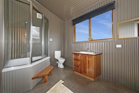 Studio @ Quins Gap Retreat - Accommodation Redcliffe 0