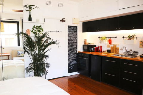 Studio Flat With Shared Rooftop Terrace - Accommodation Redcliffe 2