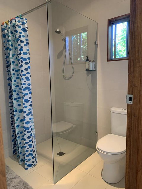 Studio With Stunning Mountain Views - Accommodation Redcliffe 1