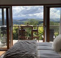 Studio with stunning mountain views - Accommodation Redcliffe