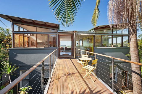 Stunning Architecture With Superb Balmoral Views! - Accommodation Redcliffe 0