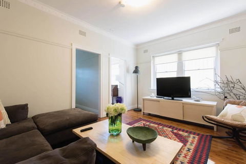 Stunning Beach Living - Accommodation Redcliffe 3