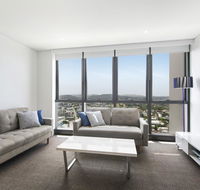 Stunning Views on the 41st Floor - Accommodation Redcliffe