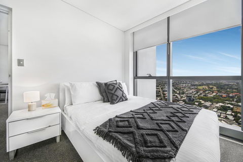 Stunning Views On The 41st Floor - Accommodation Redcliffe 1