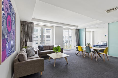 Stunning, Central Huge CBD Pad, Free WiFi, Netflix - Accommodation Redcliffe 1