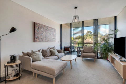 STYLISH CAMPERDOWN APARTMENT And PARKING INC - Accommodation Redcliffe 3