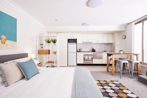 Stylish Manly Studio With BBQ Terrace And Parking - Accommodation Redcliffe 0