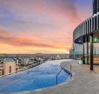 Stylish Resort Living in the City - Accommodation Redcliffe