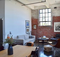 Stylish Warehouse Conversion In The Heart of Fitzroy - Accommodation Redcliffe