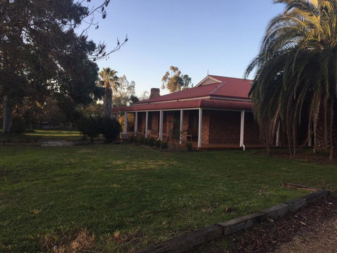 Sudbury - Accommodation Redcliffe 2