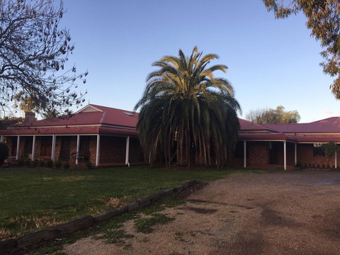 Sudbury - Accommodation Redcliffe 0