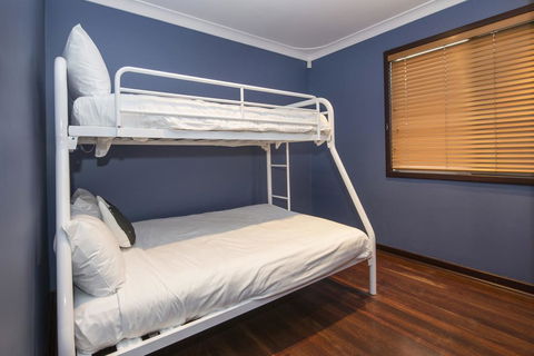 Sugar Shack - Character Family Home Right On The Ocean - Accommodation Redcliffe 1