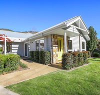 Summer Home - Our Place at Bright - Accommodation Redcliffe