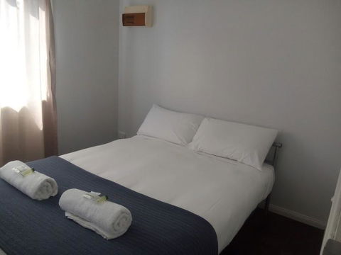 Summit Cabin - Accommodation Redcliffe 0