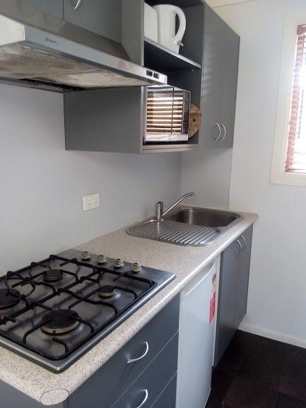 Summit Cabin - Accommodation Redcliffe 3