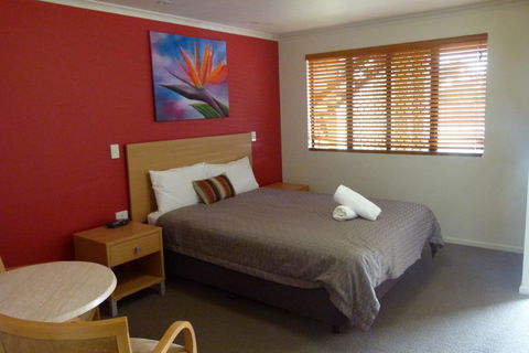 Summit Motel - Accommodation Redcliffe 0
