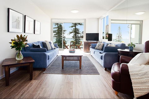 Sun Drenched Ocean View Apartment - Accommodation Redcliffe 0