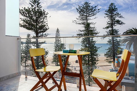Sun Drenched Ocean View Apartment - Accommodation Redcliffe 1
