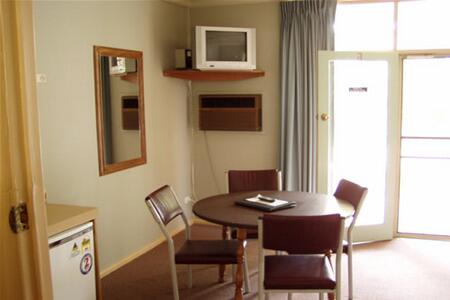 Sun River Resort Motel - Accommodation Redcliffe 3