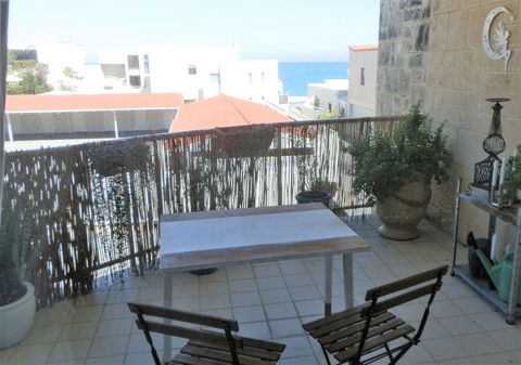 Sun, Sand, Sea And Salty Kisses Cottesloe Beach House - Accommodation Redcliffe 3