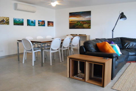 Sundeck Gardens - Accommodation Redcliffe 1