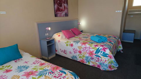 Sunflower Motel - Accommodation Redcliffe 0