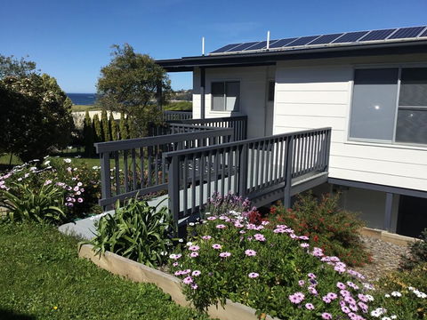 Sunnyside Holiday Home - Accommodation Redcliffe 1