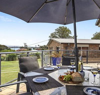 SunRay on Orama - spacious with great views - Accommodation Redcliffe