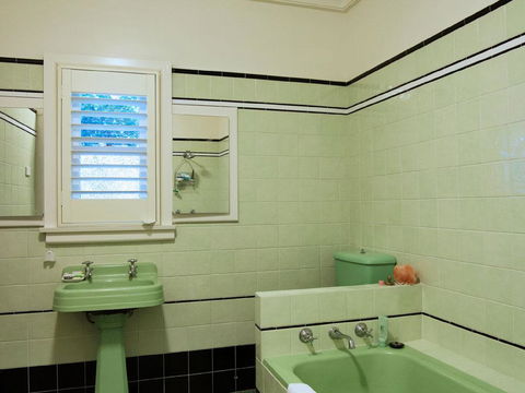 Sunrise House - Accommodation Redcliffe 1