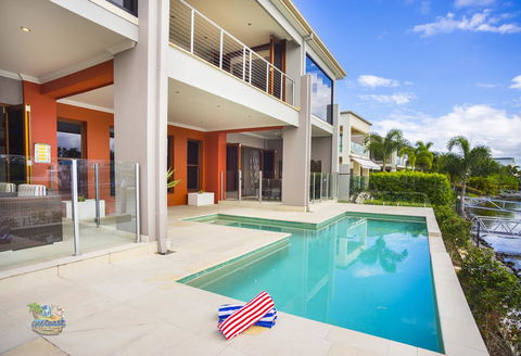 Sunset Circle At The Cove - Accommodation Redcliffe 1