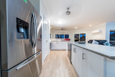 Sunset Escape - Accommodation Redcliffe 1