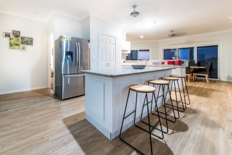 Sunset Escape - Accommodation Redcliffe 3