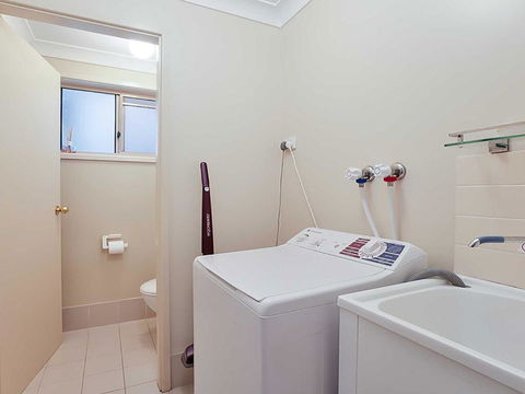 Sunset On Birubi' - Pet Friendly, Air Con, Water Views, WIFI And Outdoor Spa - Accommodation Redcliffe 2