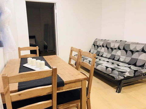 Sunset View 2 Bedroom Apt Next To Station - Accommodation Redcliffe 1