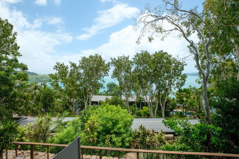 Sunset Waters Apartments - Accommodation Redcliffe 2