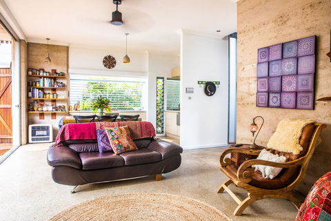 Sunworship Villas 3 And 4 - Accommodation Redcliffe 1