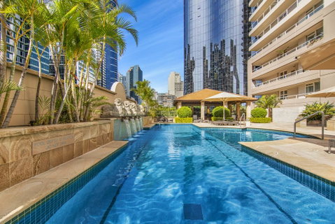 Super Convenient Apartment With Garden Views - Accommodation Redcliffe 2