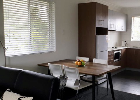 Superb 2 BR Apartment Minutes To CBD- Cen8 - Accommodation Redcliffe 1