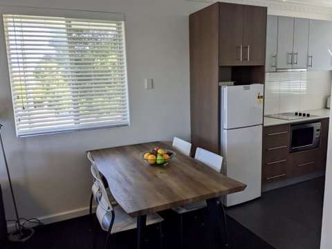 Superb 2 BR Apartment Minutes To CBD- Cen8 - Accommodation Redcliffe 2