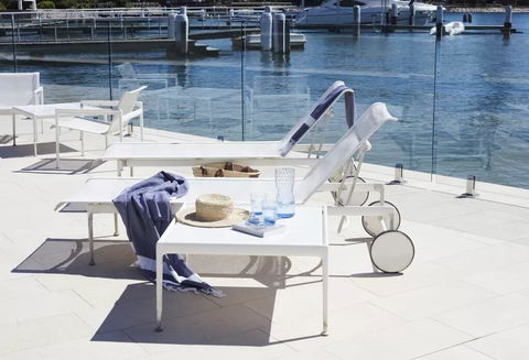 Superb 3 Bedroom, 2 Bathroom First Level Waterfront - Accommodation Redcliffe 2