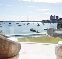 Superb 3 bedroom 2 bathroom first level waterfront - Accommodation Redcliffe