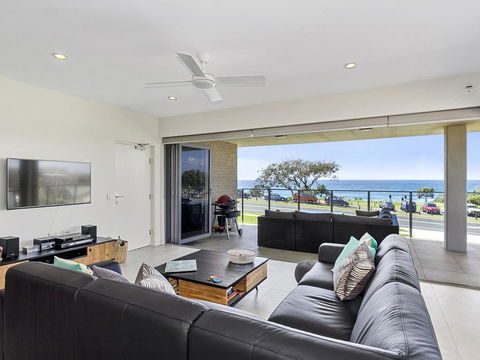 Surf 101 On Cabarita Beach - Accommodation Redcliffe 0