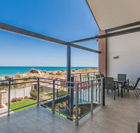 Surf and Sun in Silver Sands - Accommodation Redcliffe