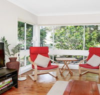 Surf Beach Views - quiet position close to beach - Accommodation Redcliffe