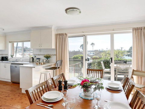Surf Beach Views - Quiet Position, Close To Beach - Accommodation Redcliffe 1