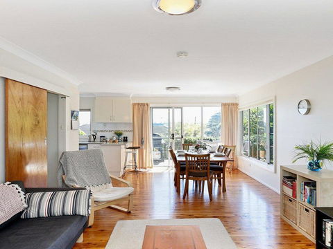Surf Beach Views - Quiet Position, Close To Beach - Accommodation Redcliffe 2